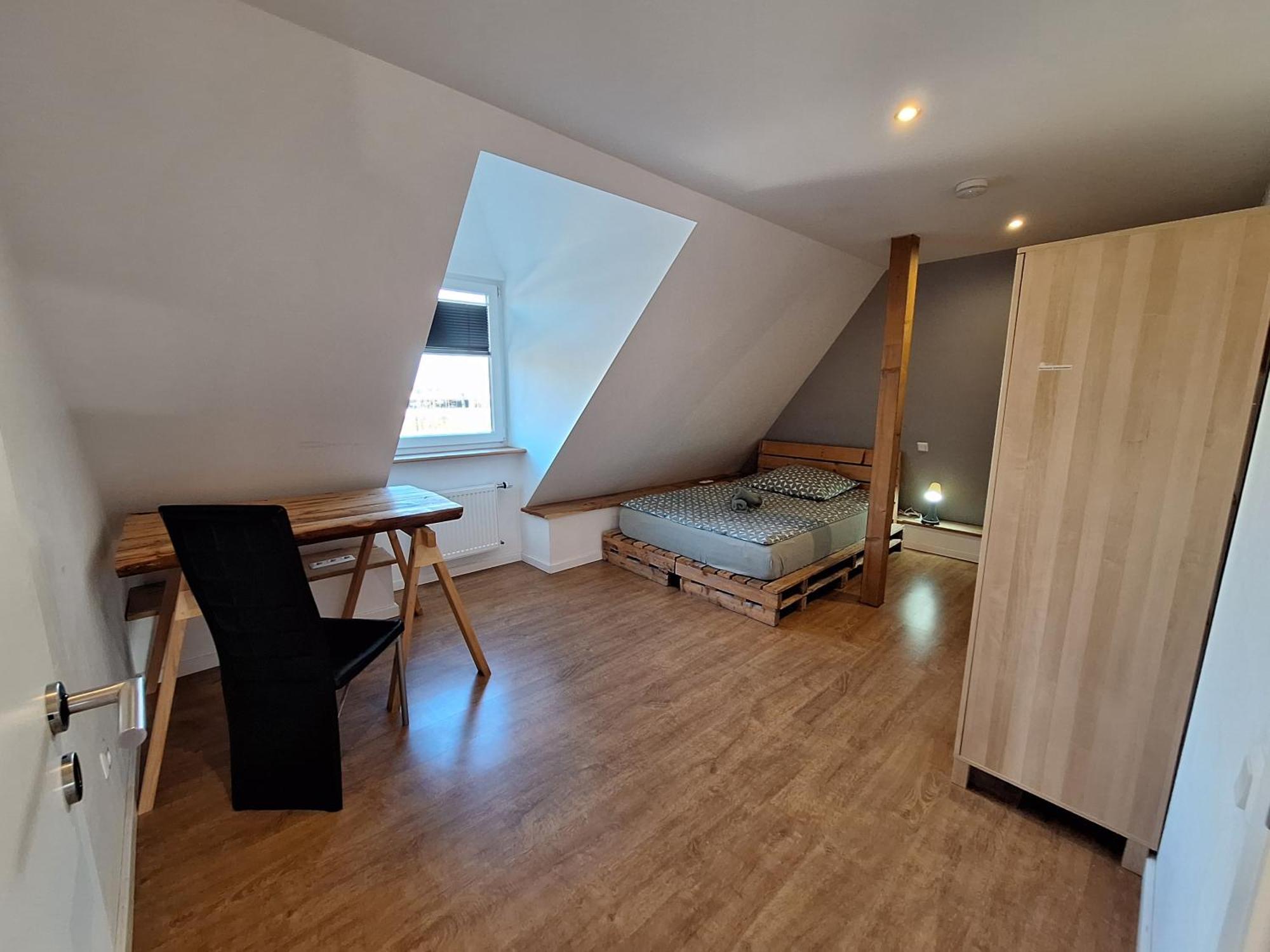 Bielefeld Zentral Komplette Fewo, 4 Schlafbereiche Bis Zu 8 Personen Buitenkant foto