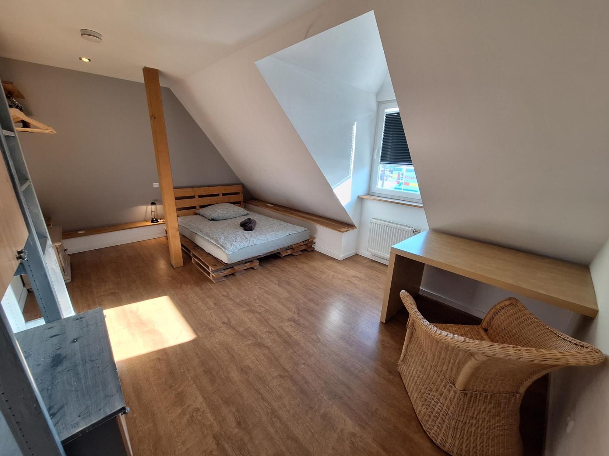 Bielefeld Zentral Komplette Fewo, 4 Schlafbereiche Bis Zu 8 Personen Buitenkant foto